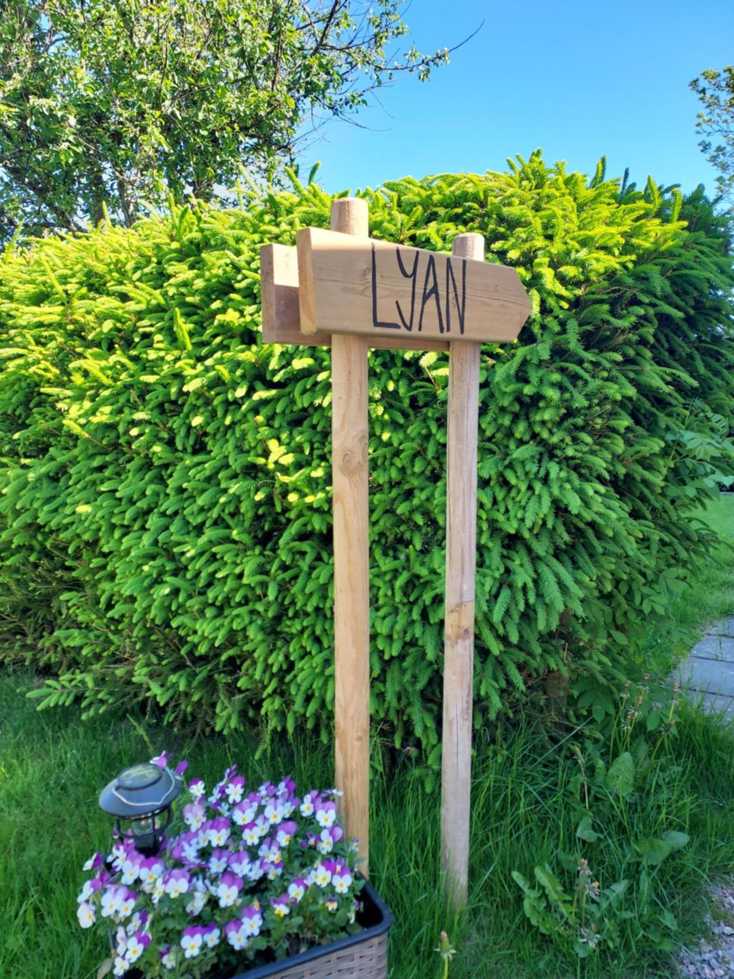 Älgbergets Bed&Breakfast Ucklum Værelse billede